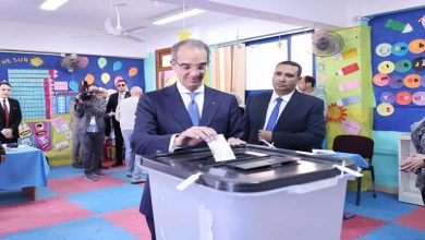 صورة وزير الاتصالات عن المشاركة في الانتخابات: واجب وطني على كل مواطن
