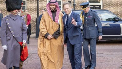 صورة وزير الدفاع ونظيره البريطاني يعقدان اجتماعاً ثنائياً موسعاً  أخبار السعودية