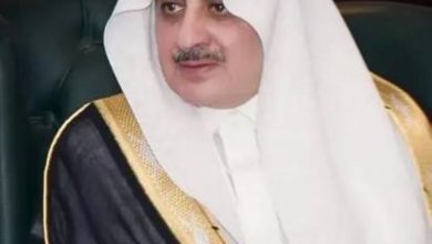 صورة أمير تبوك يواسي أسرة القمزي  أخبار السعودية