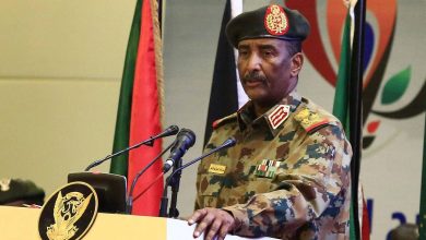صورة البرهان يؤكد أن أولويات الحل السلمي للأزمة السودانية الالتزام بإعلان جدة