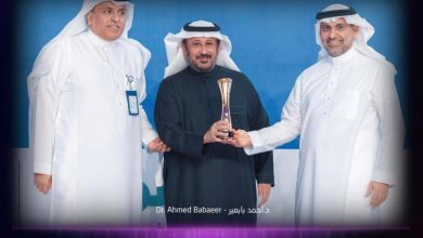 صورة الرئيس التنفيذي لـ«دله الصحية» يفوز بجائزة المدير التنفيذي للعام