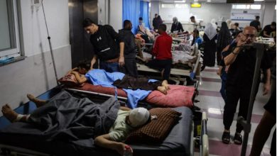 صورة قوات الاحتلال تنكل بالمرضى والطواقم الطبية بعد اقتحام مستشفى بغزة