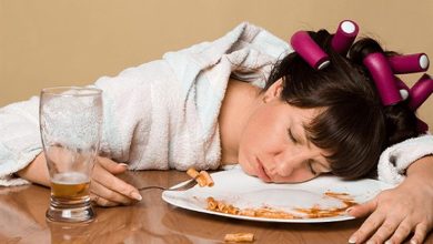 صورة هذا ما يحدث لك عند النوم بعد الأكل مباشرة