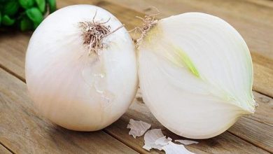 صورة هذا ما يحدث لجسمك إذا تناولت البصل الأبيض؟.. 10 تأثيرات مفاجئة
