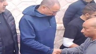 صورة “خرج دون حذاء”.. مهيب عبد الهادي: الخطيب لم يتمالك نفسه في جنازة العامري فاروق