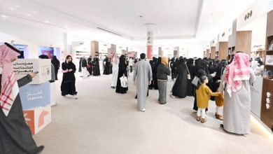 صورة تحدي اللهجات يجذب زوّار مهرجان الكُتّاب والقُرّاء في أبها  أخبار السعودية