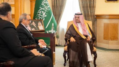 صورة نائب أمير مكة يناقش مع القنصل الإيراني الموضوعات المشتركة  أخبار السعودية