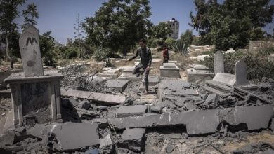 صورة الاحتلال ينبش 1100 قبر بمقبرة في غزة ويسرق 150 من جثامين الشهداء