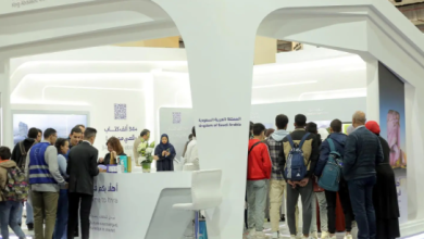 صورة أكثر من 60 ألف زائر لجناح مركز “إثراء”في معرض القاهرة للكتاب