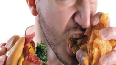 صورة ما أسباب الشعور بالجوع بعد تناول الطعام مباشرة؟