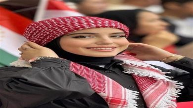 صورة مشجعة أردنية تخطف الأنظار في كأس آسيا لهذا السبب (صور)