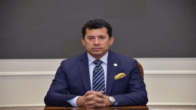 صورة “مش لازم يبقى موجود”.. وزير الرياضة يتحدث للمرة الأولى عن أزمة حسام حسن وصلاح