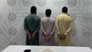صورة القبض على 3 مقيمين بالمنطقة الشرقية لترويجهم 2.7 كغم من مادة «الشبو» المخدر  أخبار السعودية