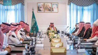 صورة أمير المدينة المنورة يترأس اجتماع المجلس المحلي في ينبع  أخبار السعودية