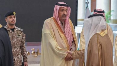صورة أمير الباحة يستقبل المعزين في وفاة أخيه  أخبار السعودية