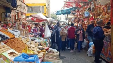 صورة قبل رمضان.. الأسواق الشعبية في مصر تسحب البساط من «المولات».. وربات بيوت: تناسب محدودي الدخل  أخبار السعودية