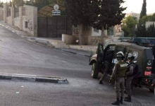 صورة النضال الشعبي تدين مصادرة الاحتلال لاراضي من جامعة القدس لشق شارع استيطاني