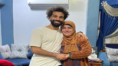 صورة “أنا اللي على الحجر”.. محمد صلاح يتحدث عن والدته بمناسبة عيد الأم (فيديو)