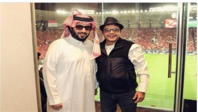 صورة تركي آل الشيخ ينشر صورة له مع هنيدي من نهائي كأس مصر
