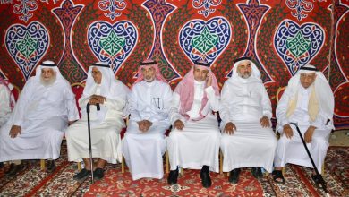 صورة أسرة النجار تستقبل المعزين في فقيدتها  أخبار السعودية