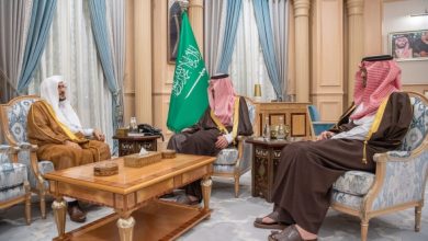 صورة أمير المدينة يلتقى وزير الشؤون الإسلامية والدعوة والإرشاد  أخبار السعودية