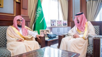 صورة سلمان بن سلطان يستقبل مساعد رئيس محكمة الاستئناف الإدارية بالمدينة المنورة  أخبار السعودية