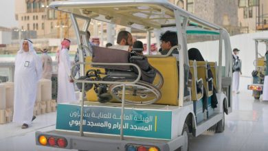 صورة عربات قولف لطواف كبار السن وذوي الإعاقة في سطح المسجد الحرام  أخبار السعودية