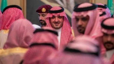 صورة الأمير عبدالعزيز بن سعود يلتقي عدداً من المواطنين من أهالي منطقة تبوك  أخبار السعودية