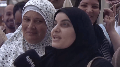 صورة معتمرة مصرية استقبلت الكعبة بالدموع تتحدث عن اللحظات المؤثرة