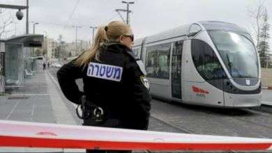 صورة الشرطة الإسرائيلية: “اعتقال خلية خططت لاستهداف قطار الركاب”