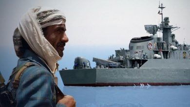 صورة بانسحاب سفينة إيرانية.. هل ينخفض تصعيد الحوثي في البحر الأحمر؟.. تقرير