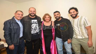 صورة بالصور.. محمد سامي يحتفل مع أبطال وصناع فيلم “شقو”