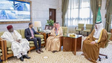 صورة أمير الرياض يستقبل السفير الجيبوتي ورؤساء المجموعات الجغرافية المعتمدين لدى المملكة  أخبار السعودية