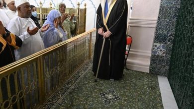 صورة رئيس جمهورية جزر القمر يزور المسجد النبوي  أخبار السعودية