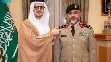 صورة نائب أمير منطقة مكة يقلد قائد قوة أمن المنشآت بالمنطقة رتبته الجديدة  أخبار السعودية