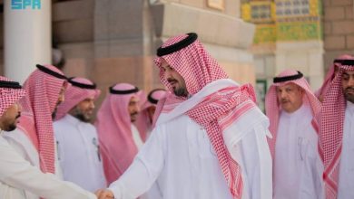 صورة أمير المدينة المنورة يزور الهيئة العامة للعناية بشؤون المسجد الحرام والمسجد النبوي  أخبار السعودية