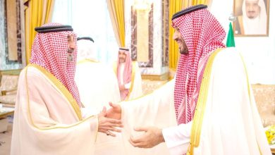 صورة ولي العهد يؤدي صلاة عيد الفطر في المسجد الحرام  أخبار السعودية