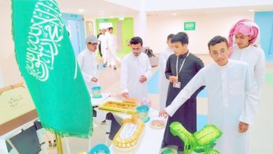 صورة ورود وحلويات للعائدين لمدارسهم بعد إجازة العيد  أخبار السعودية