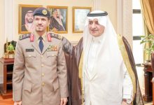 صورة فهد بن سلطان يقلّد مدير الدفاع المدني بالمنطقة رتبته الجديدة  أخبار السعودية
