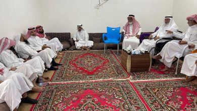 صورة المالكي يستقبلون المعزين في فقيدهم  أخبار السعودية
