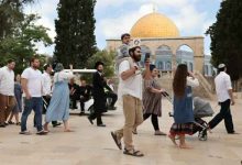 صورة مئات المستوطنين يقتحمون الأقصى في ثالث أيام عيد الفصح اليهودي