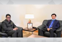 صورة مستشار جلالة الملك للشؤون الاقتصادية يستقبل سفير جمهورية الهند لدى مملكة البحرين