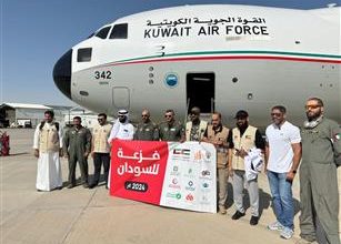 صورة الجسر الإغاثي الكويتي للسودان يستأنف رحلاته بإقلاع طائرة تحمل 40 طنا مواد غذائية وطبية و3 سيارات إسعاف