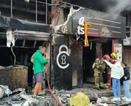 صورة مصرع 8 أشخاص في انفجار بمطعم في بيروت