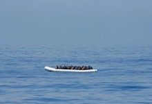 صورة العيون… البحرية الملكية تنقذ قاربين للهجرة السرية في أعالي البحار من الغرق كان على متنهما 131 مواطنا إفريقيا 