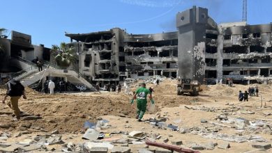 صورة “حماس” تعلق على اكتشاف مقبرة جماعية جديدة في مجمع الشفاء الطبي