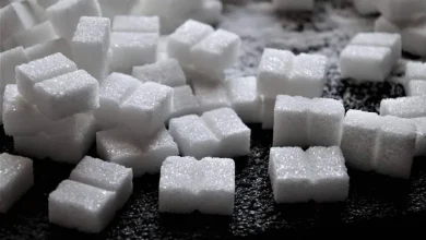 صورة هل يزيد تناول السكر من خطر الإصابة بالسكري؟