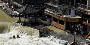 صورة عاجل الفيضانات تساهم بتشريد عشرات الآلاف في الصين