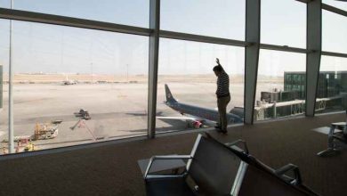 صورة مطار الملكة علياء يستقبل مئات آلاف المسافرين خلال آذار