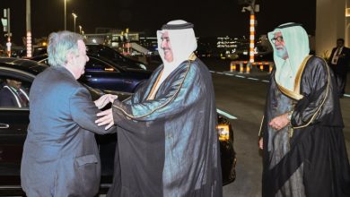 صورة الأمين العام للأمم المتحدة يصل إلى مملكة البحرين لحضور في القمة العربية الثالثة والثلاثين